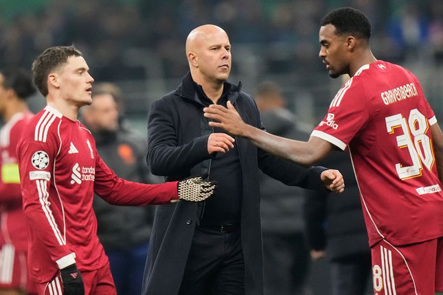 Legenda MU Ini Ragukan Aura Arne Slot di Liverpool, Sebut Kegagalan ke Liga Champions Musim Depan Bisa Berujung Pemecatan